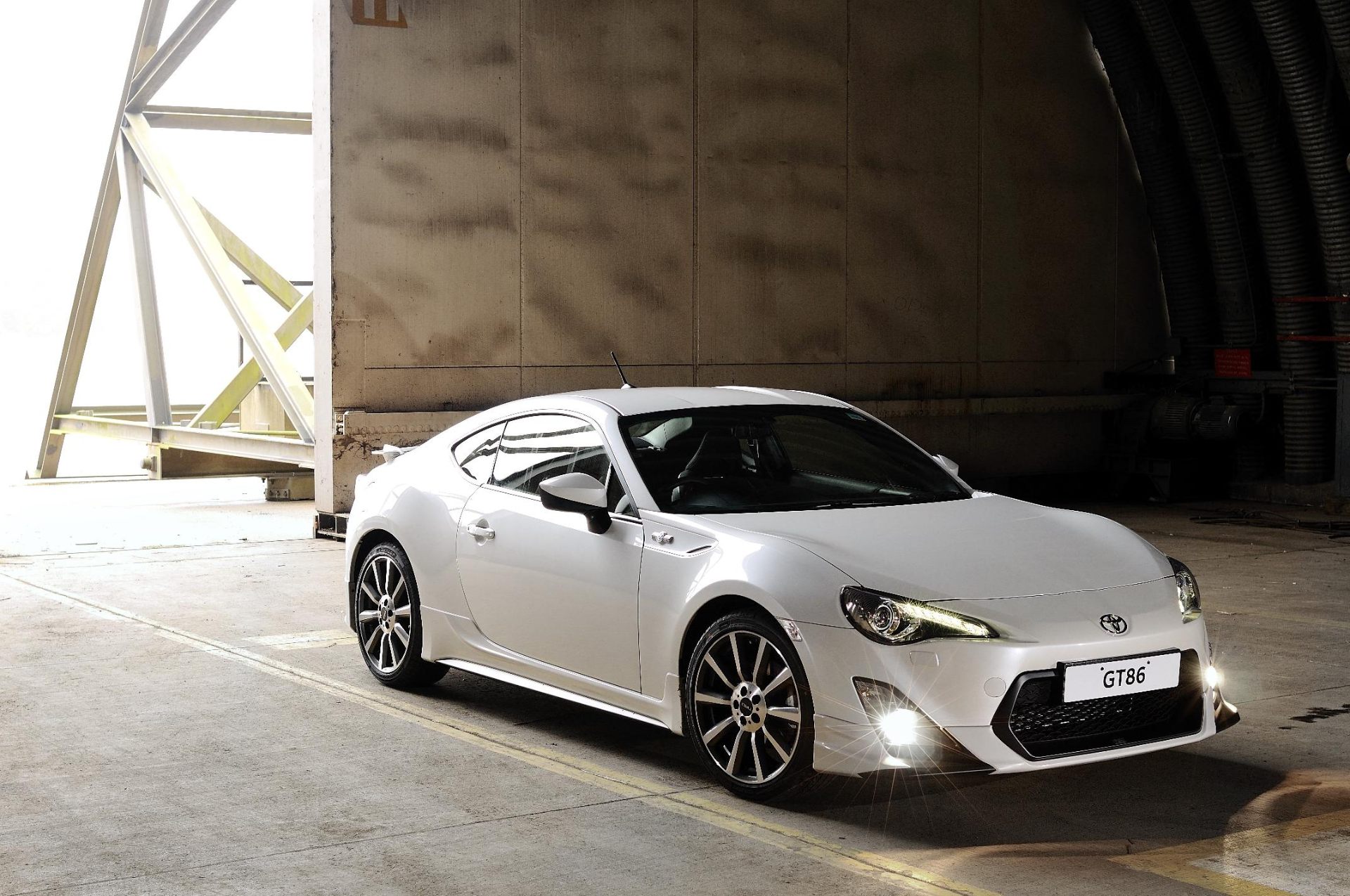 Toyota sportinis paveldas — nuo 2000GT iki GR Yaris, Supra, GT86 ir GR Corolla