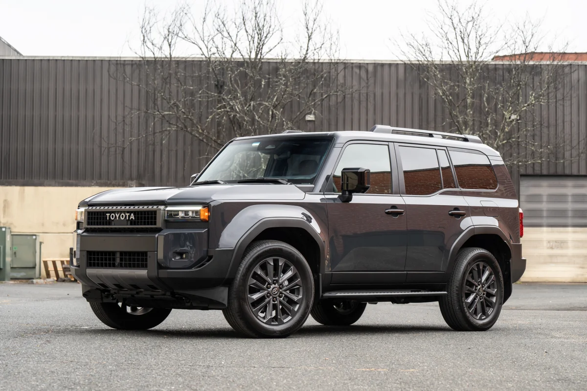 Toyota Land Cruiser — 75 metų nesustabdomo visureigio istorija ir techninė evoliucija